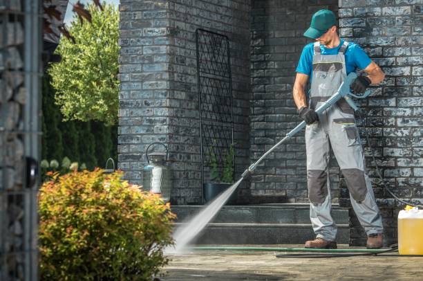 Best Pool Deck Cleaning in Suamico, WI